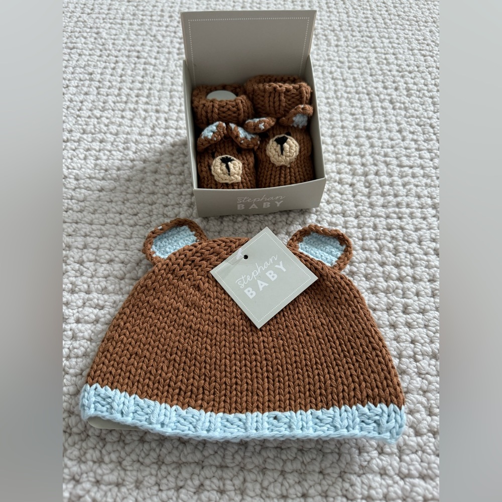 Bear booties and matching hat